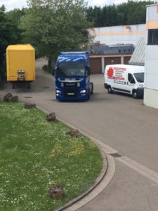 Der LKW macht sich auf den Weg